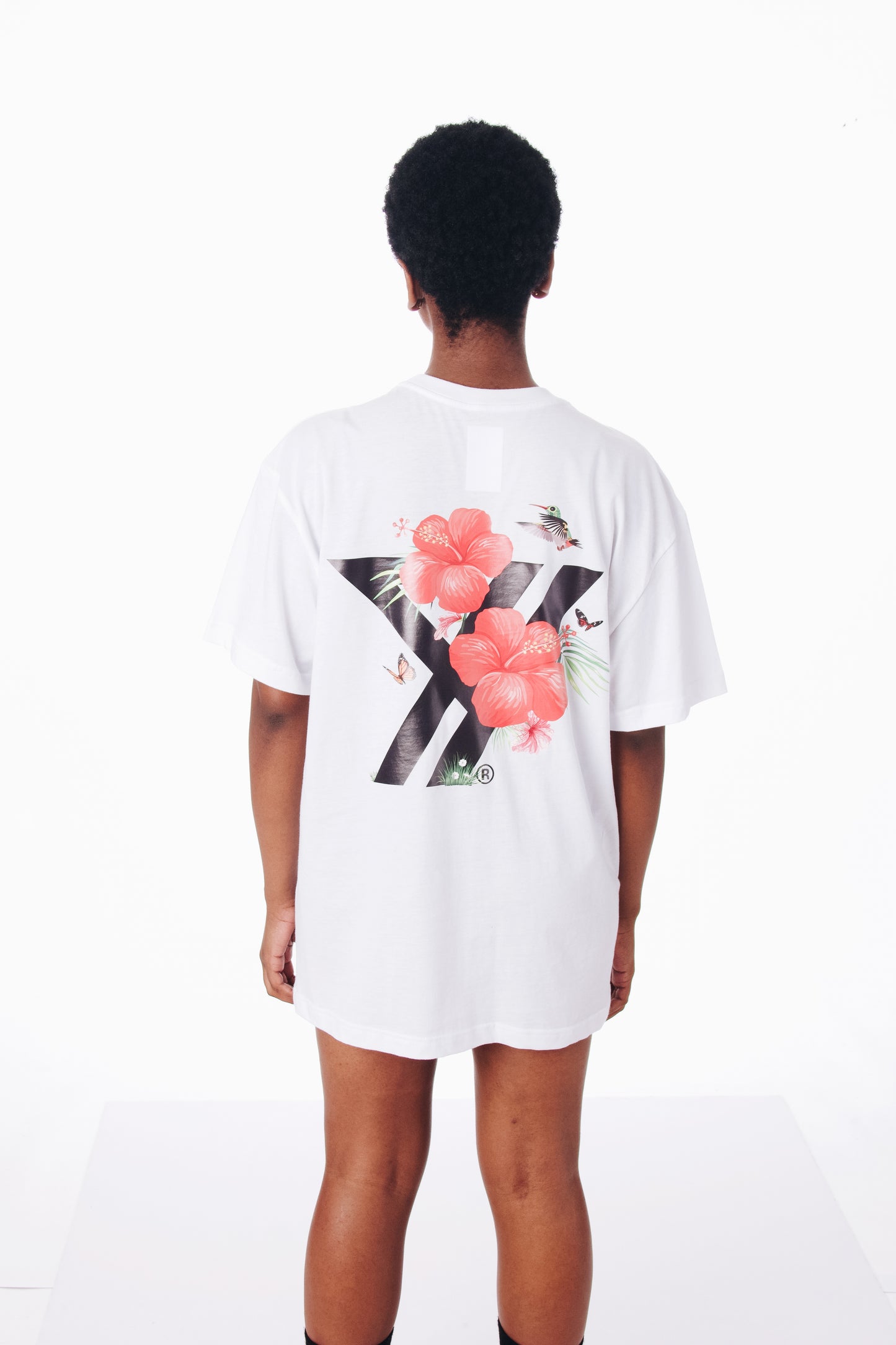 YINK™ c/o Mimi Kuruka: FLORA FAUNA MEN’s Black & White drop shoulder tee collection®.